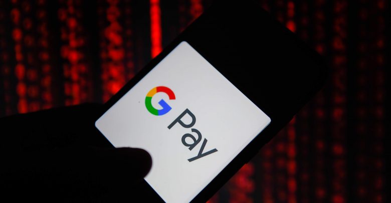 يبدو Google Pay الجديد وكأنه تطبيق دردشة فهو يعرض قائمة جهات الاتصال