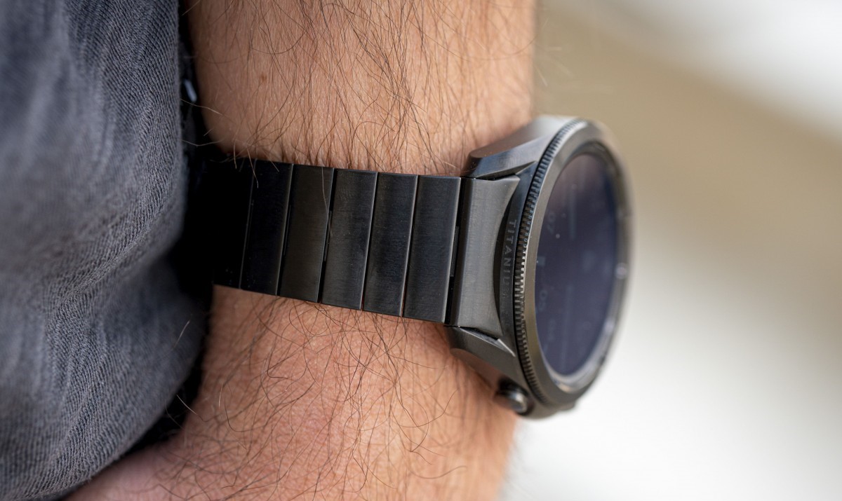 مواصفات الساعه الذكيه Samsung Galaxy Watch3 Titanium 
